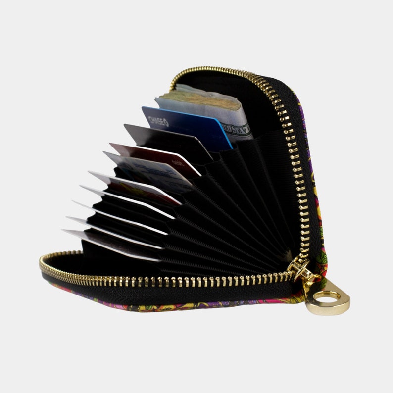 Queen Castle Zipper Wallet