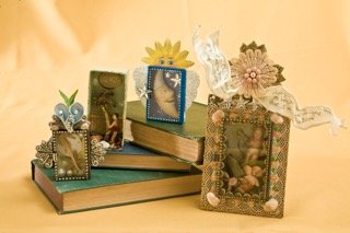 How to Decorate with Vintage Style Art