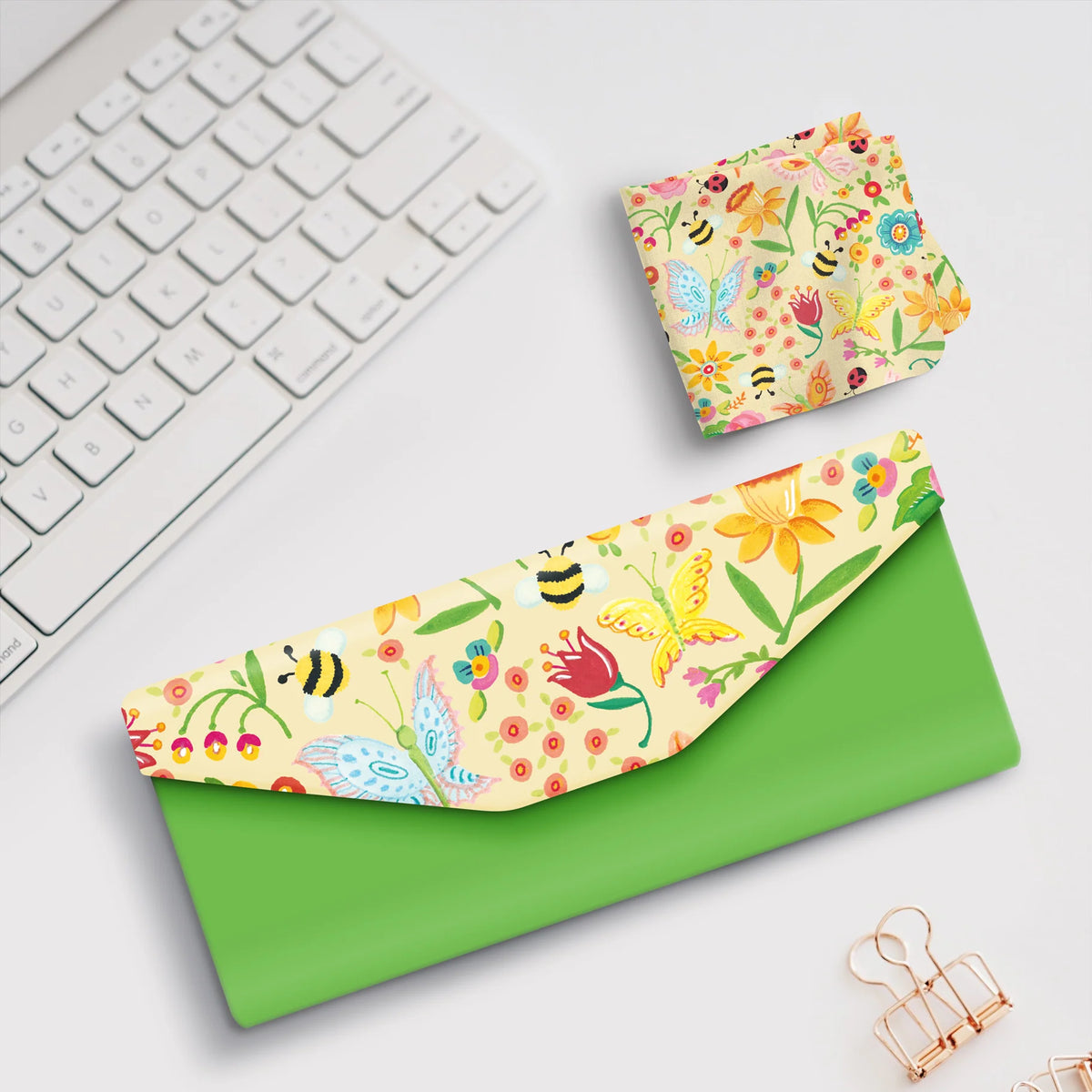 Simple Spring Toss Eyeglass Case